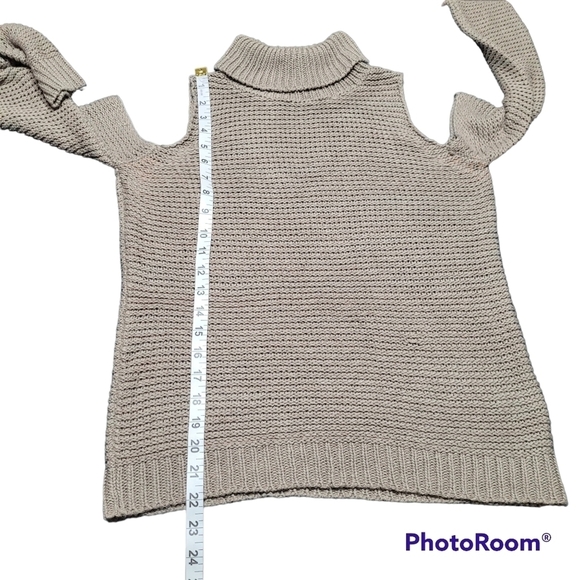Design Lab Tan Brown Loose Knit Cold Shoulder Turtleneck Sweater - Picture 7 of 9